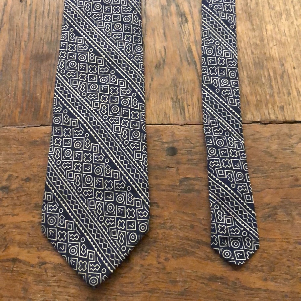 Unique tie: museum issue with design from Mali